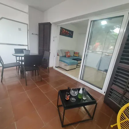 En Al Lado Del Mar *